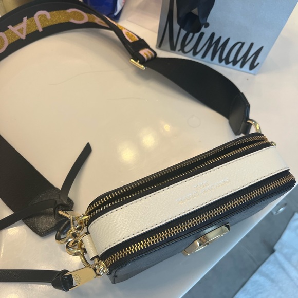 Marc Jacobs The Snapshot Small Crossbody Bag - Picture 8 of 14